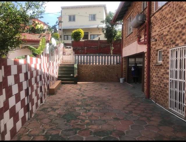 3 BEDROOM HOUSE FOR SALE IN MONTFORD